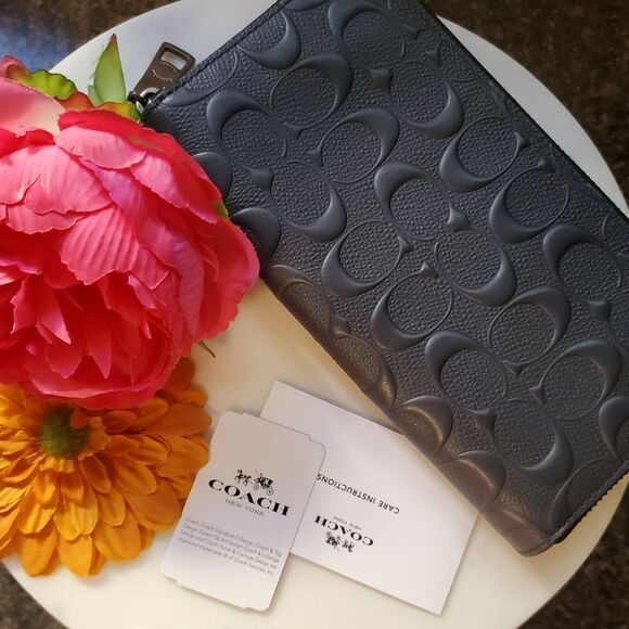 RETAIL Coach Signature C Embossed Continental Zip Around Wallet in Midnight - Picture 7 of 9